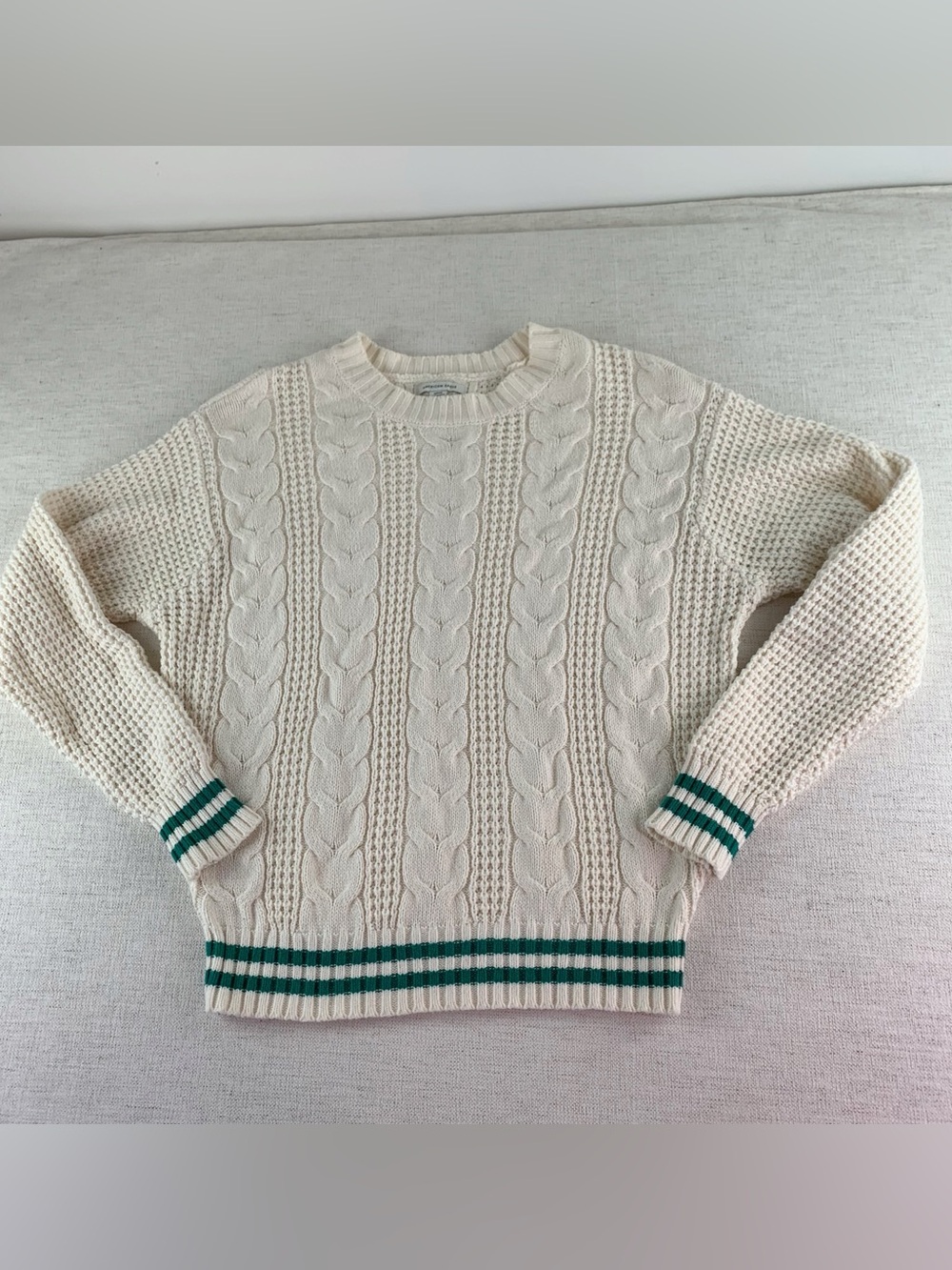 American Eagle Outfitters women's long sleeve Cream Cable Knit Sweater size S